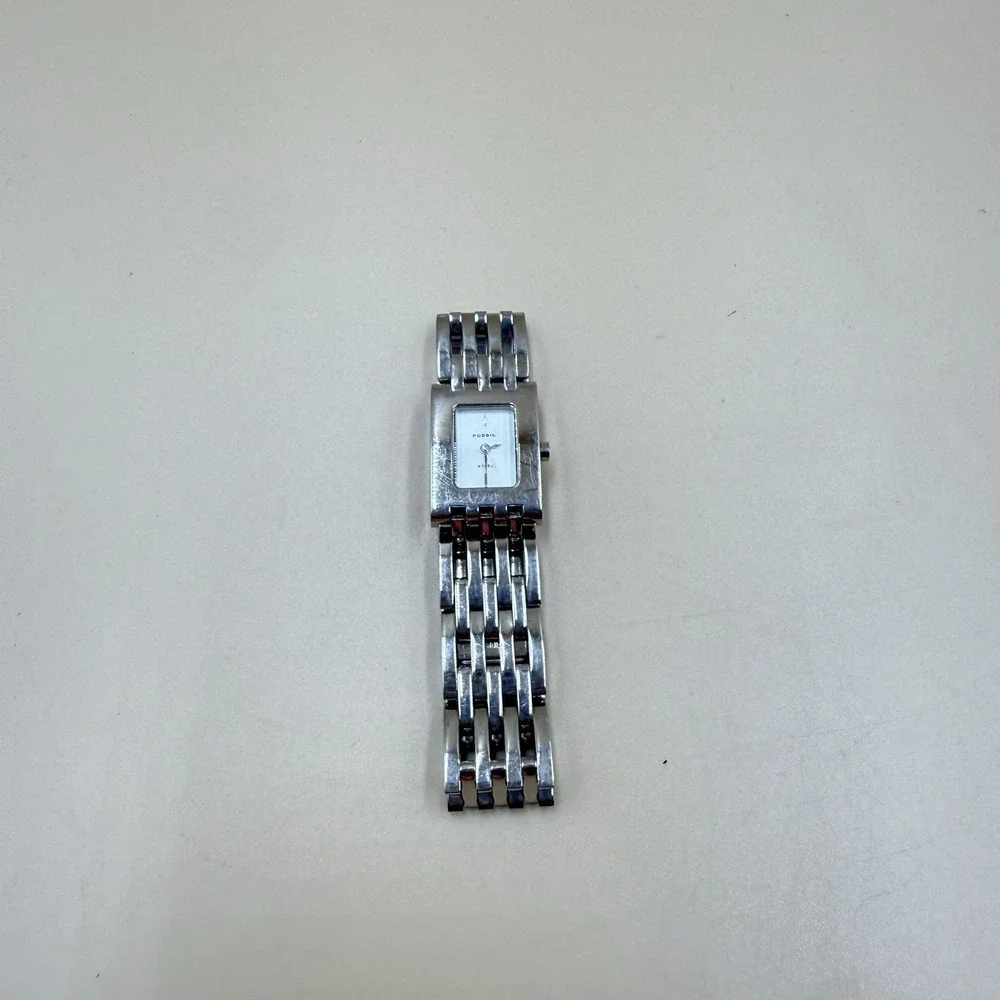 Fossil Steel FS-2588 Womens Silver Tone Stainless Watch 30M Analog FS2588